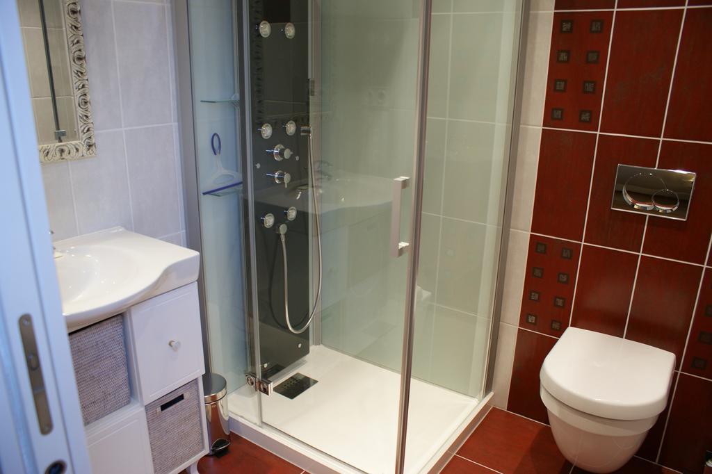 Gites Les Bains Riquewihr Oda fotoğraf